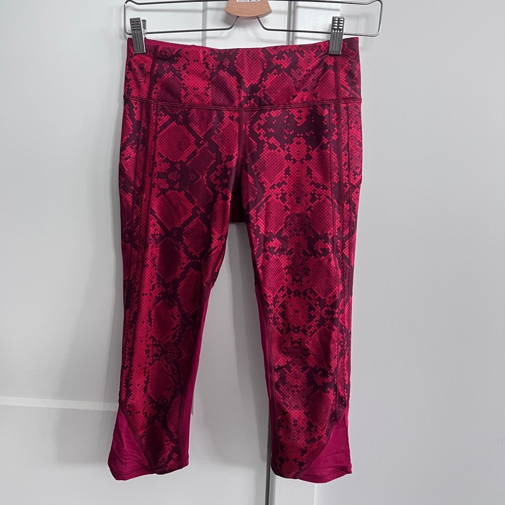 Lululemon Crop 17”